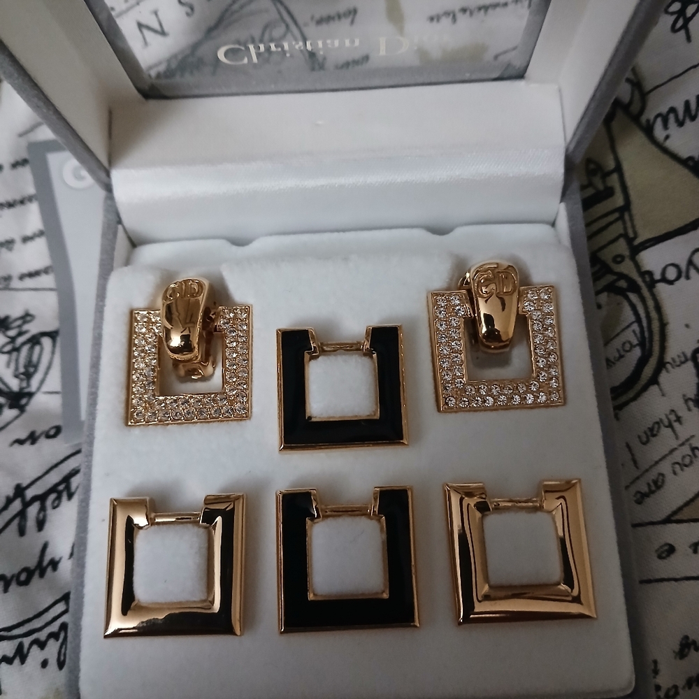 Elegant Gold and Black Square Earrings Set